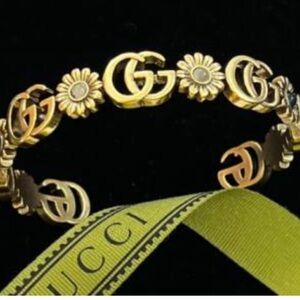 Gucci Gold Floral Motif Bracelet